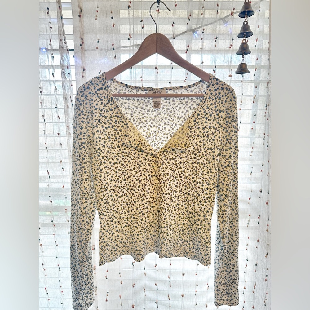Just Polly button up floral top